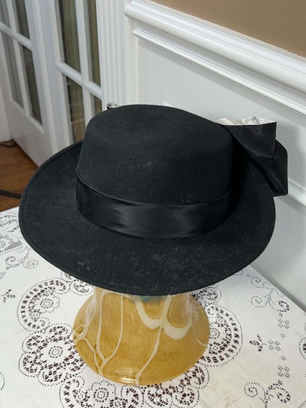 Vintage Michael Howard Miss Bierner Black Wool Bow Cloche Hat
